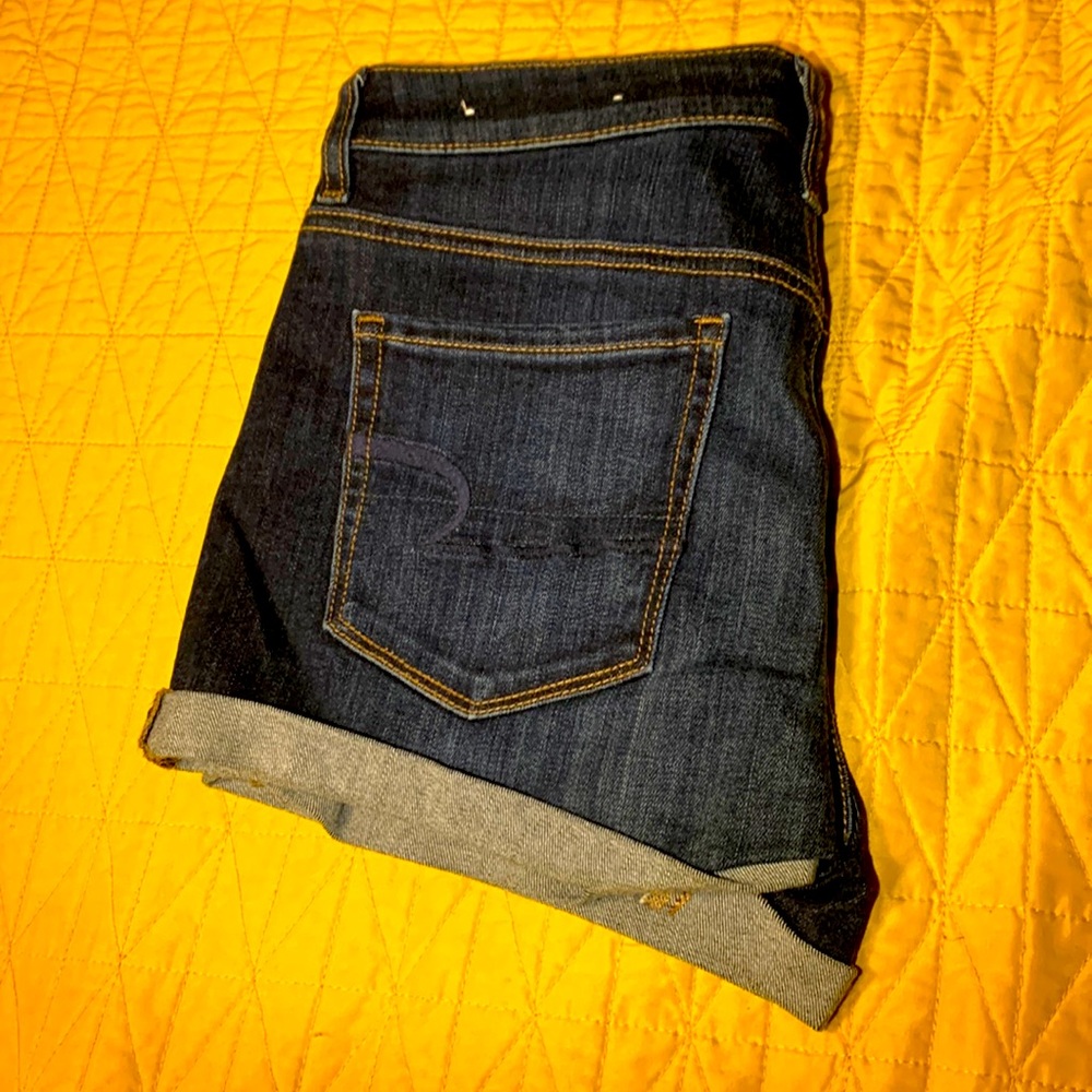 AMERICAN EAGLE hi rise shortie SIZE 4